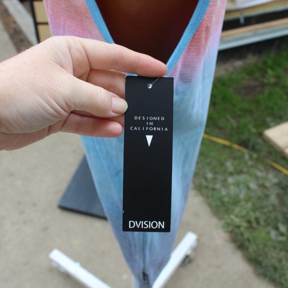 DVision brand Men's Seabrook Tank Top - Size Large - Picture 7 of 11